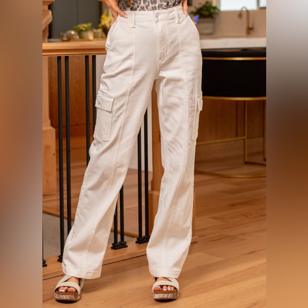 BNWT JUDY BLUE WHITE HIGH RISE CARGO STRAIGHT SIZE 11/30